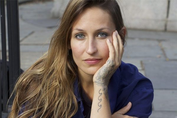 Singer Domino Kirke music is showing its popularity
